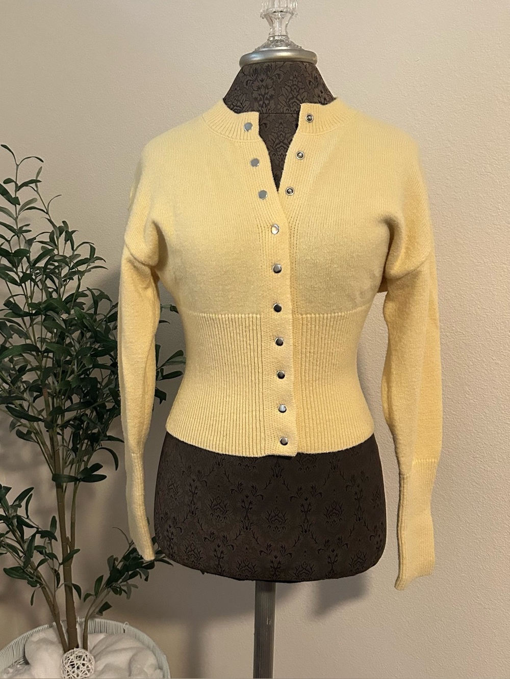 Women's Soft Yellow Snap-Front Ribbed Waist Cardigan